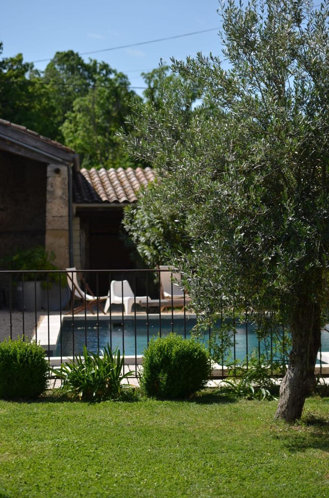 Ferme St Pierre Suite avec chambre et salon privé Chabeuil Extérieur photo